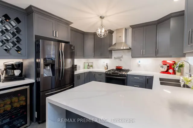 Additional image 10 of 71 Allanhurst Dr