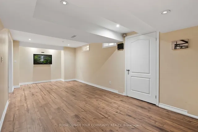 Additional image 32 of 739 Shortreed Cres