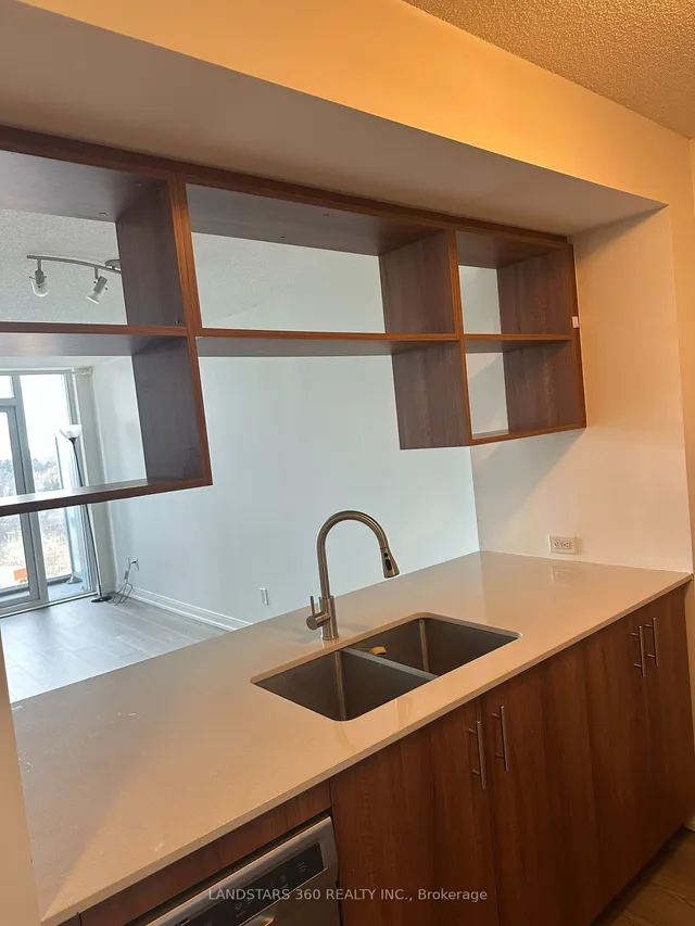 Additional image 4 of 255 Village Green Sq Unit 806