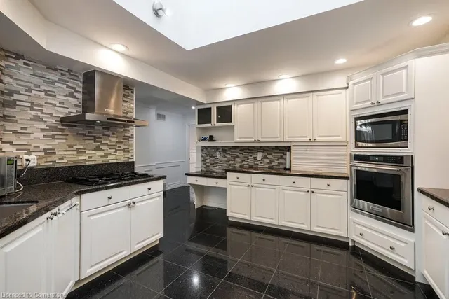 Additional image 12 of 2658 Guyatt Rd