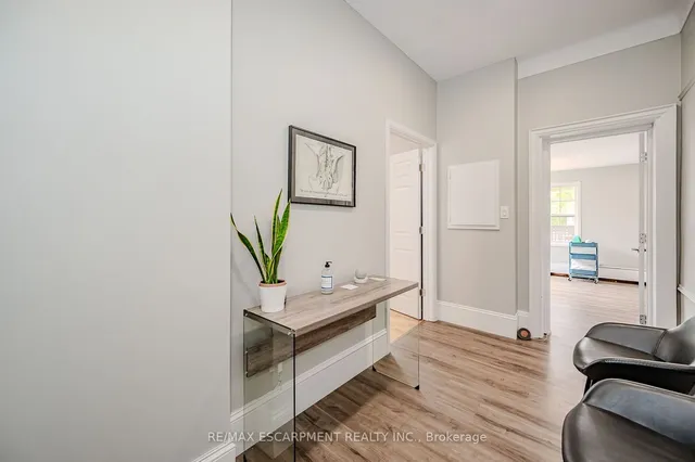 Additional image 6 of 492 Locust St