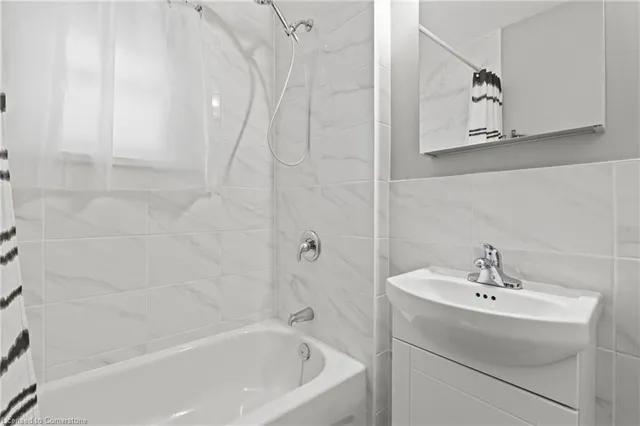 Additional image 15 of 150 Albany Ave