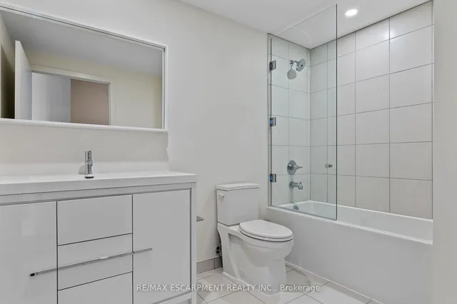 Additional image 12 of 212 King William St Unit 619