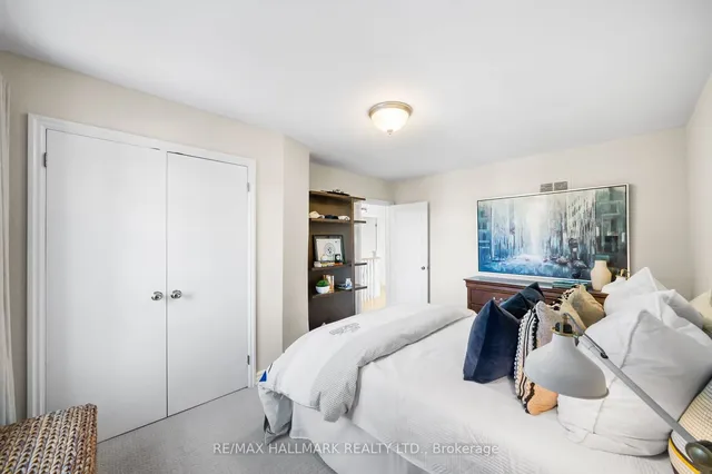 Additional image 27 of 218 Yonge Blvd