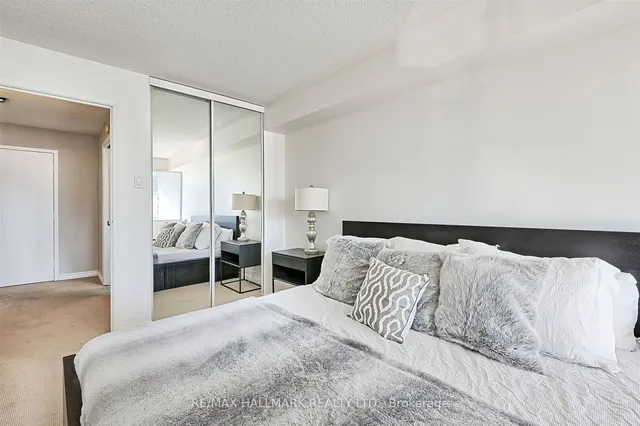 Additional image 19 of 86 gerrard St Unit 8E