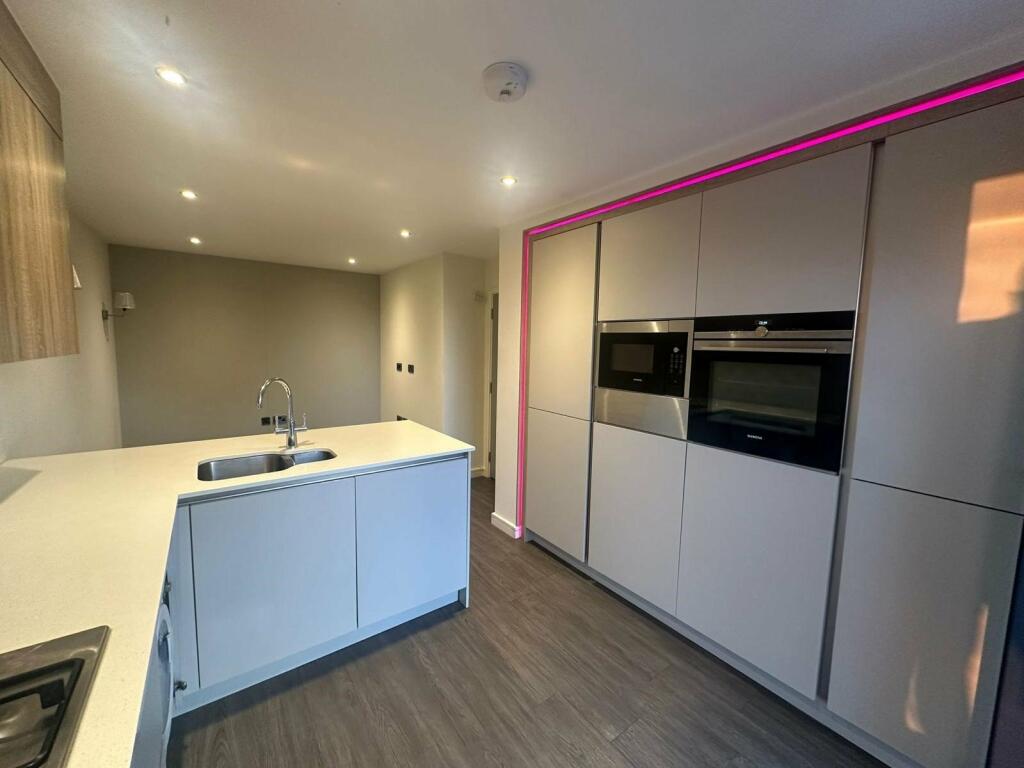 Additional image 2 of Stratford Road, Shirley, Solihull, West Midlands, B90