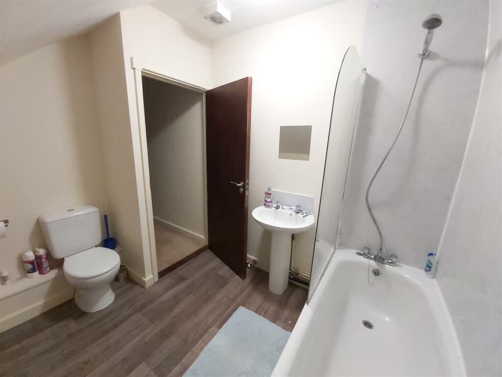 Additional image 16 of 39 Harrow Road