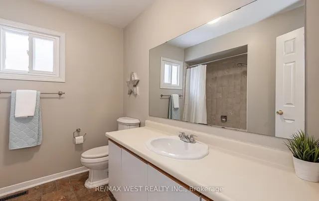 Additional image 19 of 44 Regentview Dr