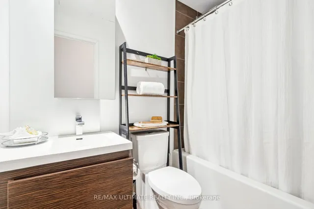 Additional image 23 of 1030 King St Unit 121