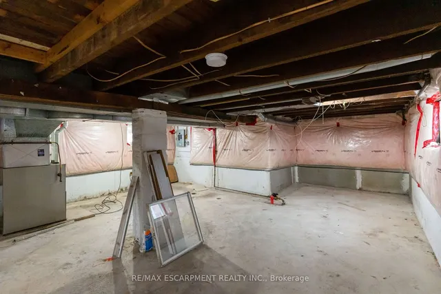 Additional image 31 of 289 Roxborough Ave