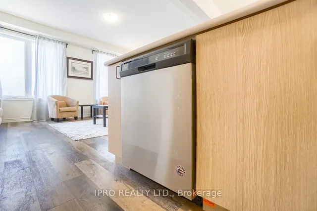 Additional image 8 of 1285 Sycamore Gdns Unit 3