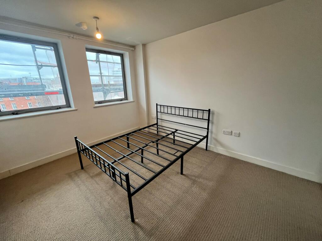 Additional image 4 of Quartz