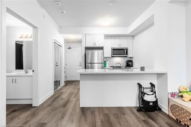 Additional image 18 of 470 Dundas St Unit 214