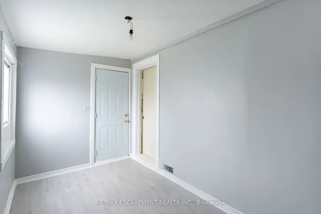 Additional image 20 of 289 Roxborough Ave