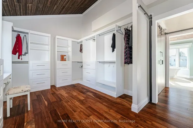 Additional image 27 of 41 Bowshelm Crt