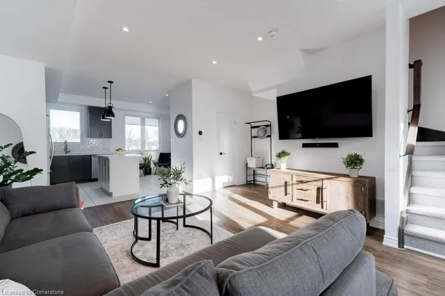 Additional image 8 of 219 Dundas St Unit 44