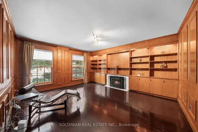 Additional image 17 of 11 Tudor Gate