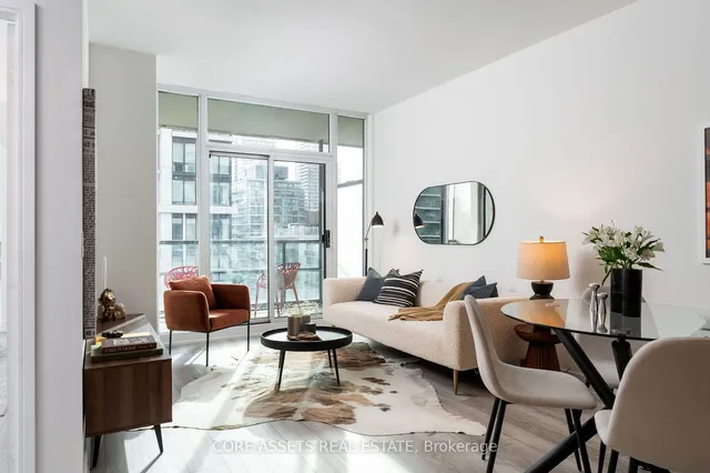 88 Broadway Ave Unit 1004