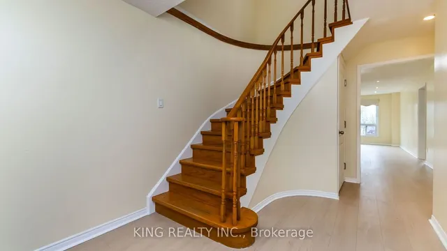 Additional image 5 of 8 Hummingbird Crt