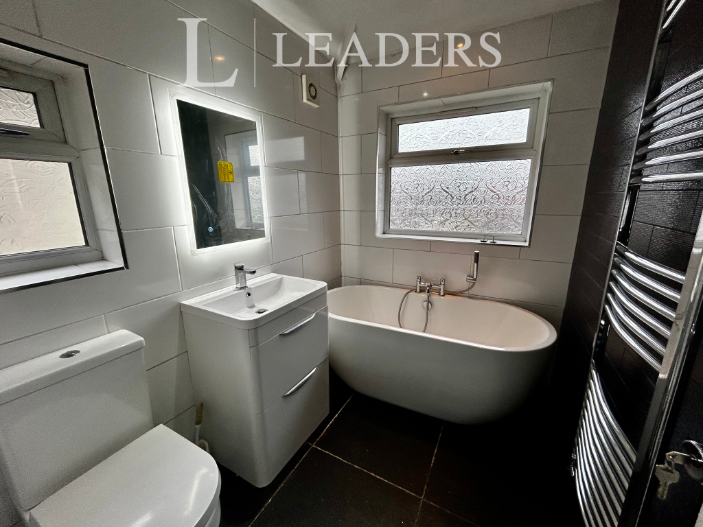 Additional image 3 of Teddington Grove, B42