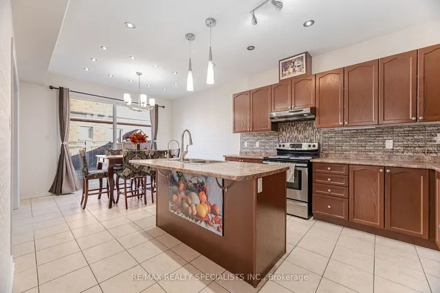 Additional image 10 of 201 Eight Ave