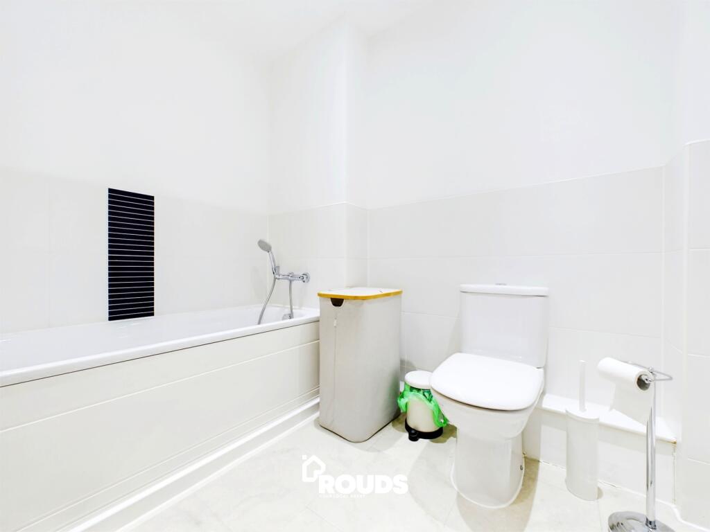 Additional image 13 of Apartment 21, 2 Bell Barn Road, Birmingham, West Midlands