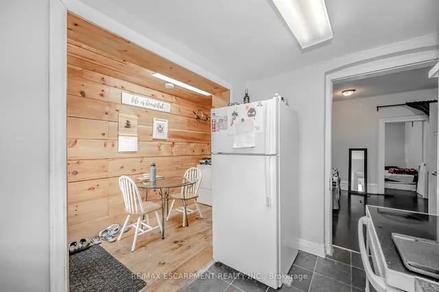 Additional image 35 of 492 Locust St