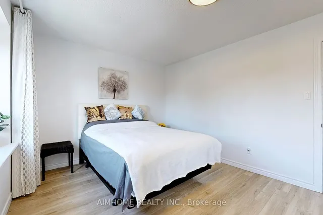 Additional image 24 of 566 Sandhurst Circ