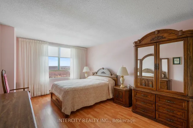 Additional image 18 of 61 Markbrook Lane Unit PH3