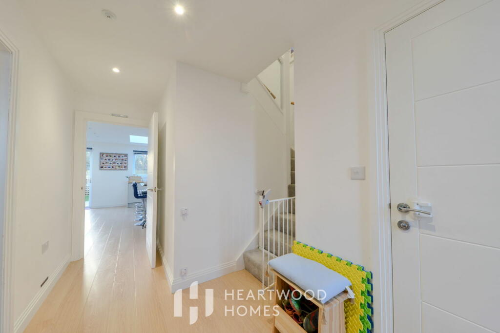 Additional image 15 of Summerfield Close, London Colney, St Albans AL2 1PT