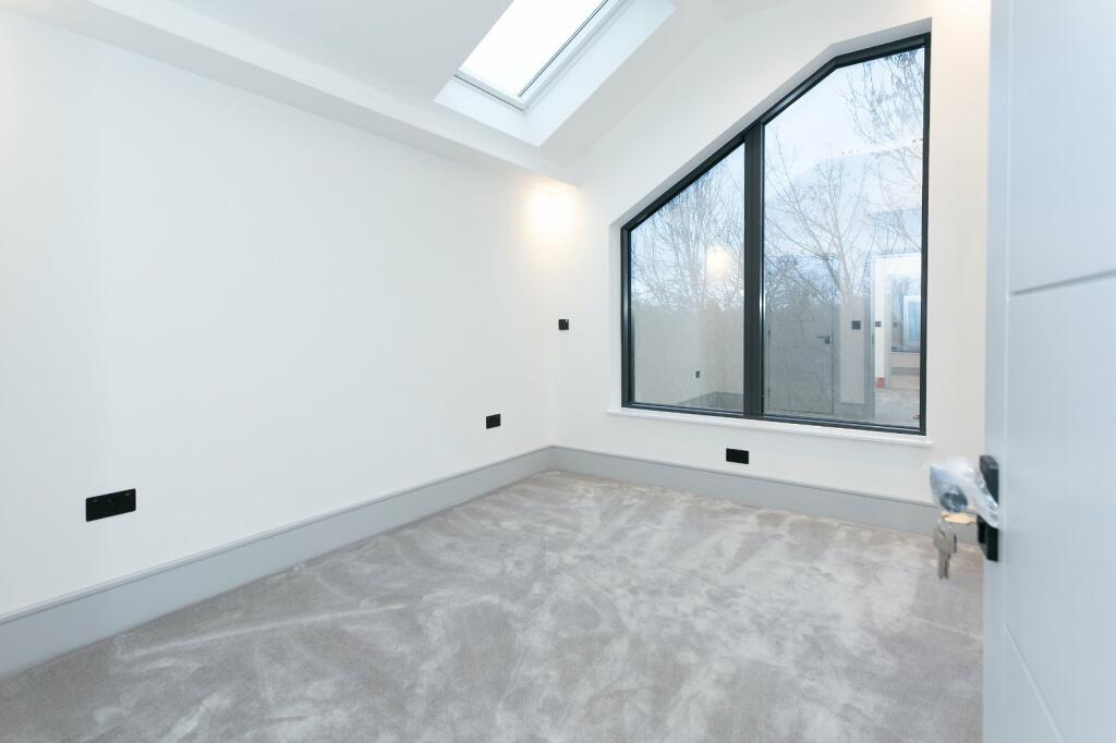 Additional image 32 of Mistletoe Mews, St. Albans, Hertfordshire, AL3