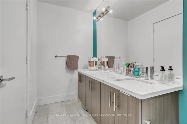 Additional image 22 of 29 Queens Quay Unit 323