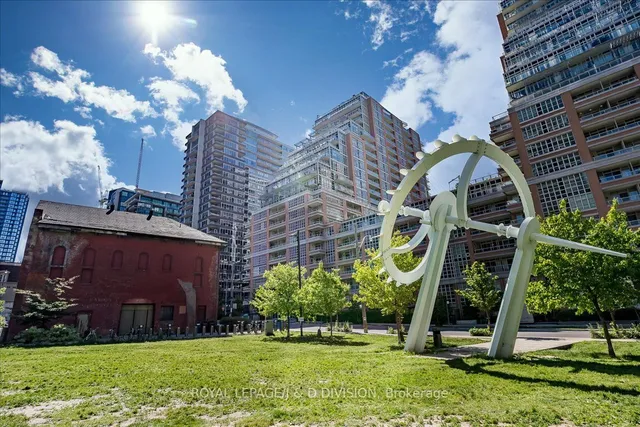 Additional image 28 of 67 East Liberty St Unit TH67