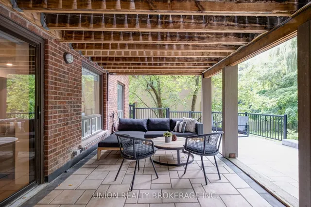 Additional image 32 of 116 Scarboro Cres