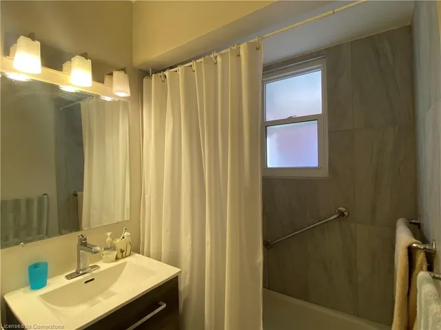 Additional image 9 of 33 Brucedale Ave