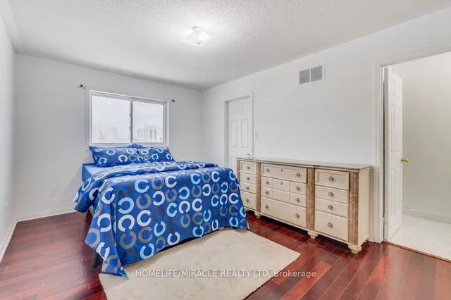 Additional image 11 of 42 Sufi Cres