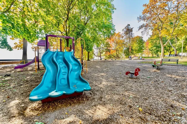 Additional image 19 of 106 Willow Ave