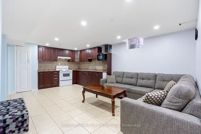 Additional image 28 of 38 Sparta Dr