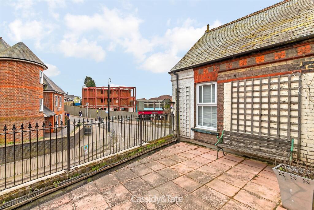 Additional image 17 of Victoria Road, Harpenden