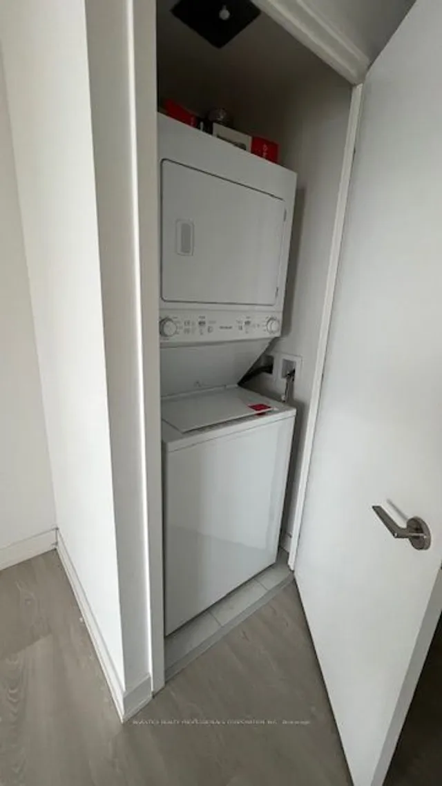 Additional image 14 of 15 Queens Quay Unit 2009