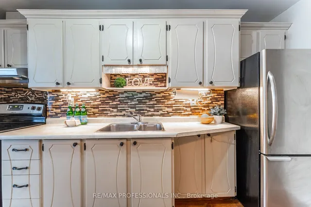 Additional image 6 of 4064 Lawrence Ave Unit 515