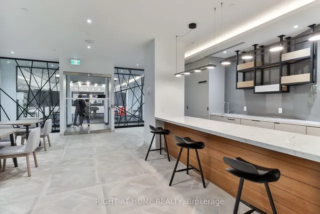 Additional image 14 of 159 Wellesley St Unit 406