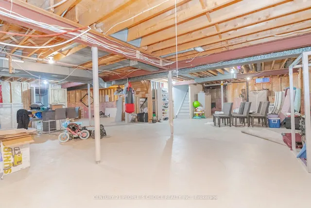 Additional image 34 of 39 Huntspoint Dr