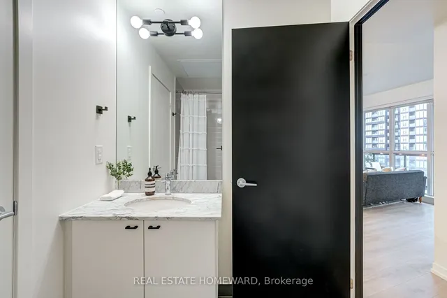 Additional image 19 of 51 East Liberty St Unit 1207