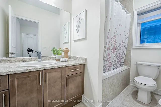 Additional image 31 of 5 Sinatra St