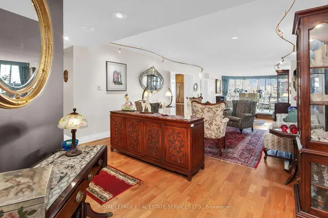 Additional image 4 of 130 Carlton St Unit 609