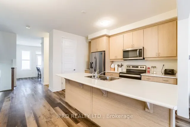 Additional image 6 of 1285 Sycamore Gdns Unit 3