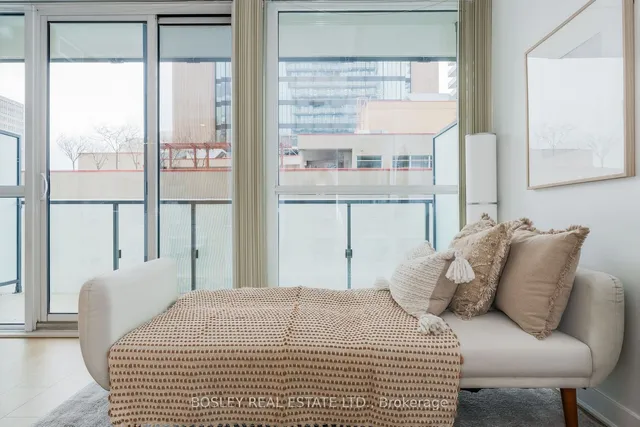 Additional image 20 of 15 Grenville St Unit 1206