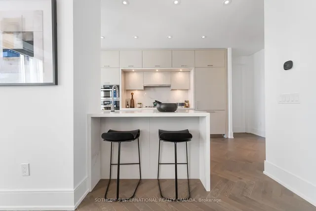 Additional image 3 of 455 Wellington St Unit 1105