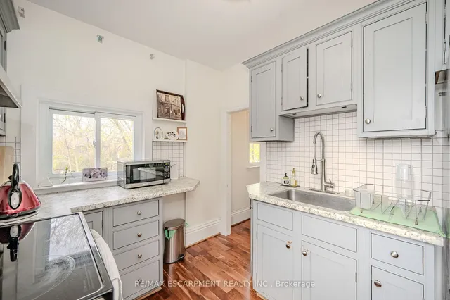 Additional image 21 of 492 Locust St